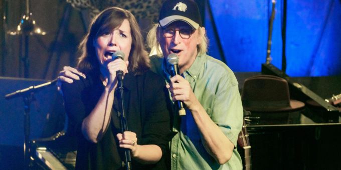 Der Komiker und Musiker Otto Waalkes singt mit der Sängerin Steffi Hempel. Der Komiker und Musiker Otto Waalkes singt mit der Sängerin Steffi Hempel.