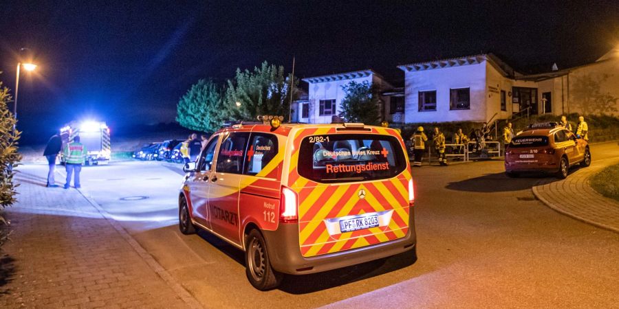 Ein Fahrzeug des Rettungsdienstes in Eberdingen.