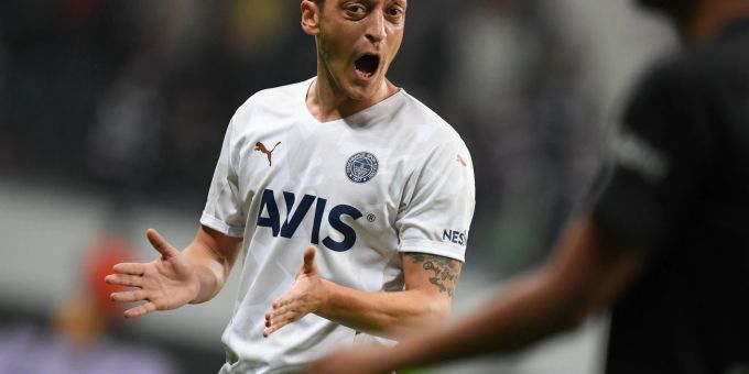 Will seinen Vertrag bei Fenerbahçe Istanbul erfüllen: Mesut Özil. Will seinen Vertrag bei Fenerbahçe Istanbul erfüllen: Mesut Özil.