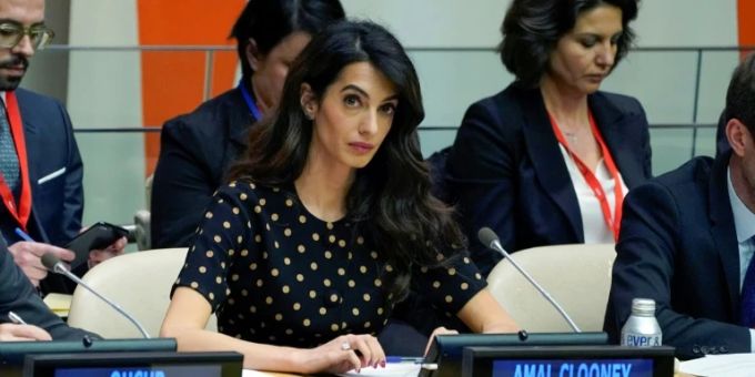 Lebanese-British barrister Amal Clooney told an informal UN meeting that she feared «politicians calling for justice but not delivering it» for Ukraine war crime victims Lebanese-British barrister Amal Clooney told an informal UN meeting that she feared «politicians calling for justice but not delivering it» for Ukraine war crime victims