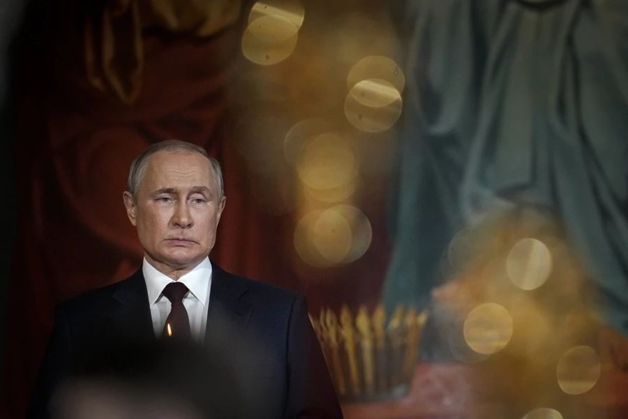 Der russische Präsident Wladimir Putin währen dem Oster-Gottesdienst am Sonntag, 24. April.