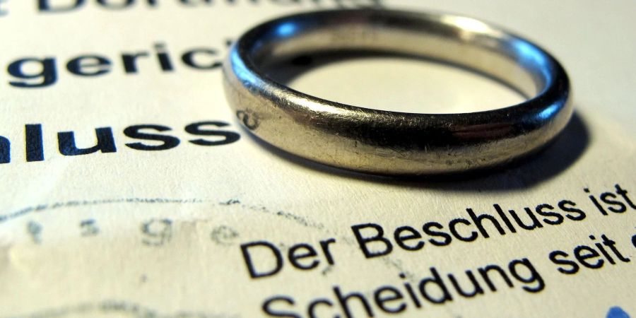 Das «verflixte siebte Jahr» gibt es wohl doch: Die meisten Scheidungen werden im sechsten und siebten Jahr nach der Hochzeit eingereicht.
