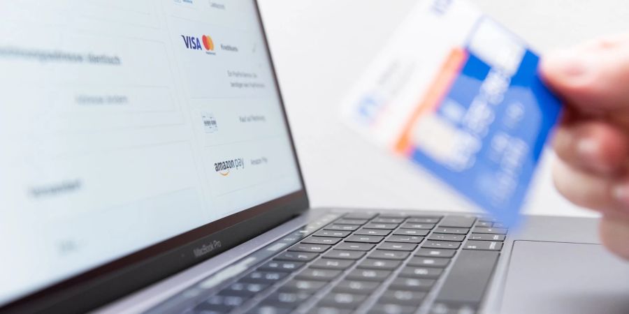 Mehr Durchblick bei Onlineshopping und Vertragsabschlüssen im Netz versprechen die neuen Regeln, die vom 28. Mai 2022 an gelten.