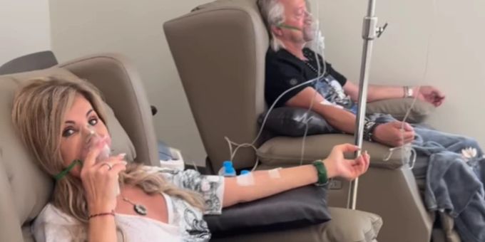 In Thailand - Jetzt verjüngt ein Schweizer Beauty-Doc die «Geissens»