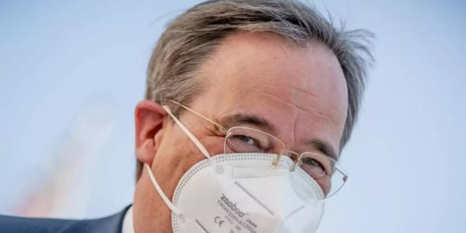 «Man darf nicht als erstes wieder die Schulen schliessen»: Armin Laschet. Foto: Michael Kappeler/dpa «Man darf nicht als erstes wieder die Schulen schliessen»: Armin Laschet. Foto: Michael Kappeler/dpa