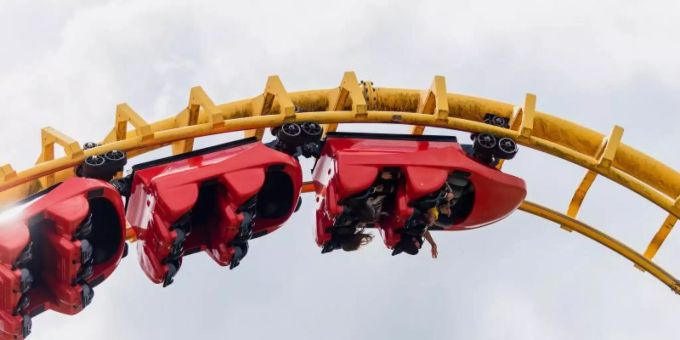 Die Achterbahn «Boomerang» im Freizeitpark Geiselwind. Foto: Nicolas Armer/dpa Die Achterbahn «Boomerang» im Freizeitpark Geiselwind. Foto: Nicolas Armer/dpa