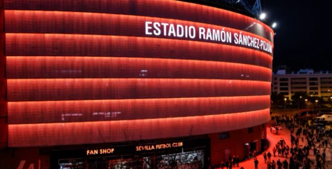 Aussenansicht des Estadio Ramón Sánchez Pizjuán. Hier fand der Final der Europa League 2022 statt. Sevilla Europa League