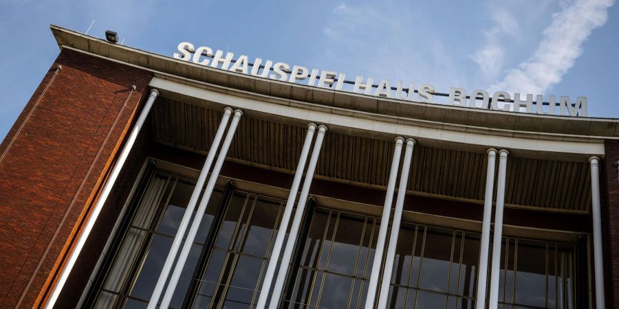 Das Schauspielhaus Bochum wurde in einer Umfrage unter Kritikerinnen und Kritikern zum «Theater des Jahres» gewählt.