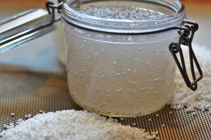 Hätten Sie's gewusst? Das sind Tapioka-Perlen – für den Bubble-Tea eine wichtige Zutat. Tapioka Perlen gekocht Gefäss