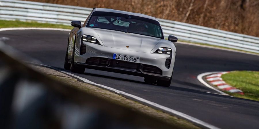 Porsche Taycan Turbo S - Nürburgring Porsche