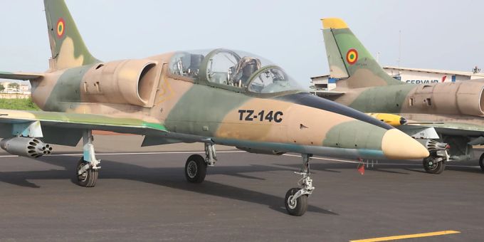 Von Russland - Mali erhält weitere Militärflugzeuge und Helikopter