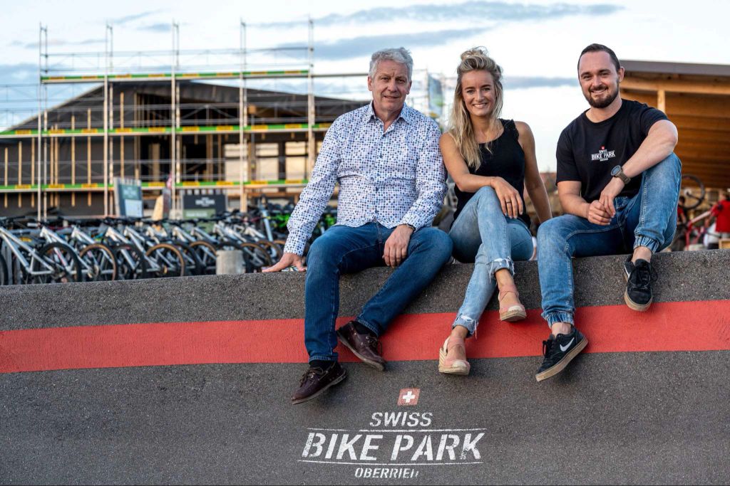 „Swiss Made to Fascinate“ Aufrichtefest für das neue Betriebsgebäude