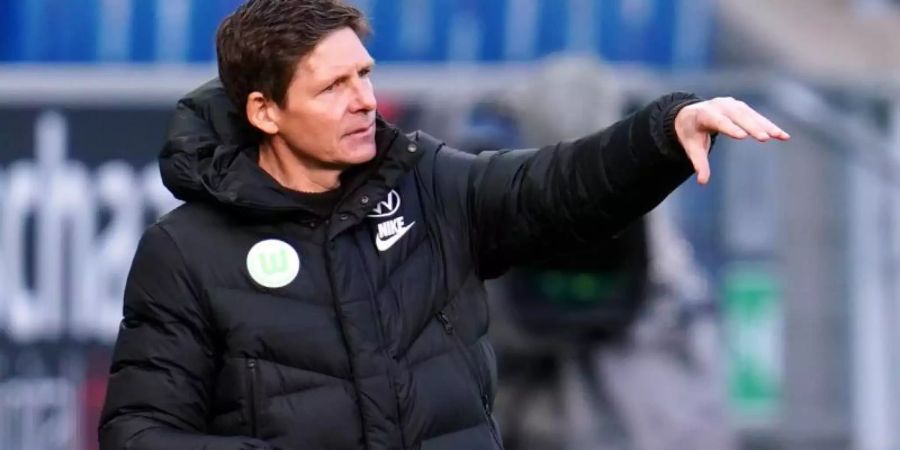 «Sie haben sich entschuldigt. Damit ist das Thema für uns erledigt», sagt Wolfsburgs Trainer Oliver Glasner. Foto: Uwe Anspach/dpa