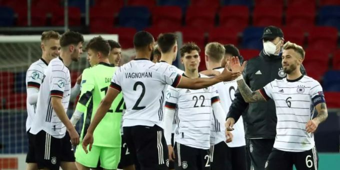 Gegen Rumänien will die deutsche U21 der EM-Viertelfinale klar machen. Foto: Csaba Domotor/dpa u-21-fußball-europameisterschaft