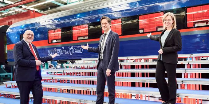 Von links nach rechts: ÖBB CEO Andreas Matthä, Siemens Mobility CEO Michael Peter und Klimaschutzministerin Leonore Gewessler. österreichische Bundesbahnen öbb nightjet