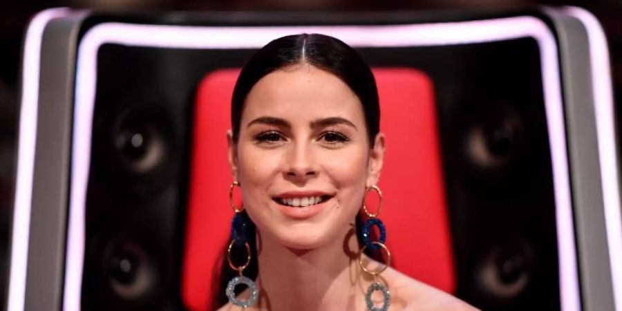 Lena Meyer-Landrut, hier 2020 während der Sendung «The Voice Kids» weckt Hoffnung auf neue Musik. Foto: Britta Pedersen/dpa-Zentralbild/dpa