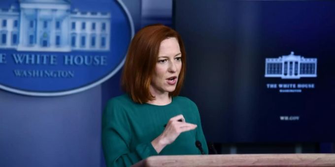 Jen Psaki, die Sprecherin von Joe Biden, hat sich trotz Impfung mit dem Coronavirus infiziert. Joe Biden
