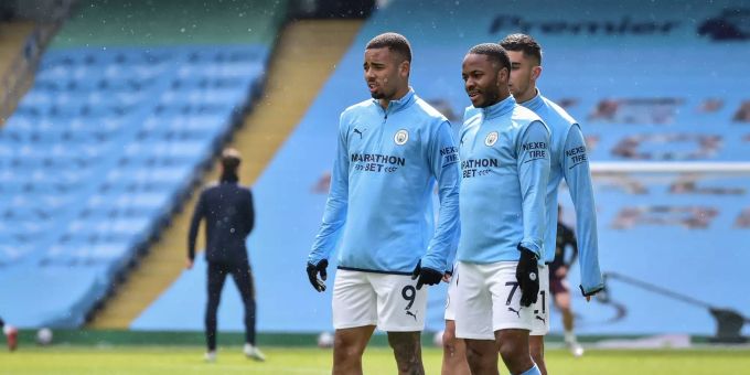 Die Spieler von Manchester City in der Premier League beim Aufwärmen. Manchester City Premier League