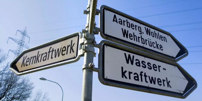 Das Energie-Versorgungsnetz im Kanton Bern wird per nächstes Jahr grösser: Die drei Lieferanten BKW, AEK und Onyx schliessen sich zusammen. Strom Energie Bern