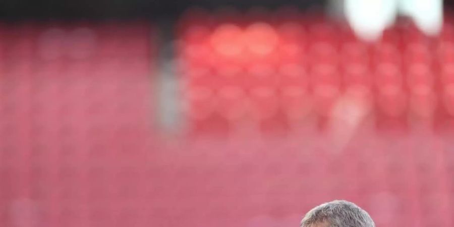 Hat nicht gezögert, die Rettungsmission beim abstiegsbedrohten FC Köln zu übernehmen: Trainer Friedhelm Funkel. Foto: Rolf Vennenbernd/dpa Pool/dpa