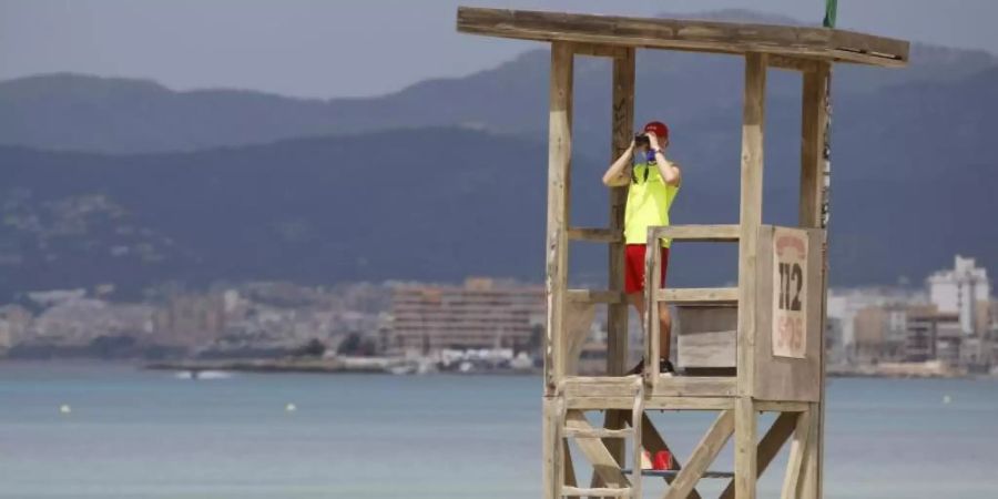 Gute Aussichten: Der Tourismusbeauftragte der Bundesregierung macht Hoffnung auf Sommerurlaub - zumindest innerhalb Europas. (Bild aus Mallorca). Foto: Clara Margais/dpa
