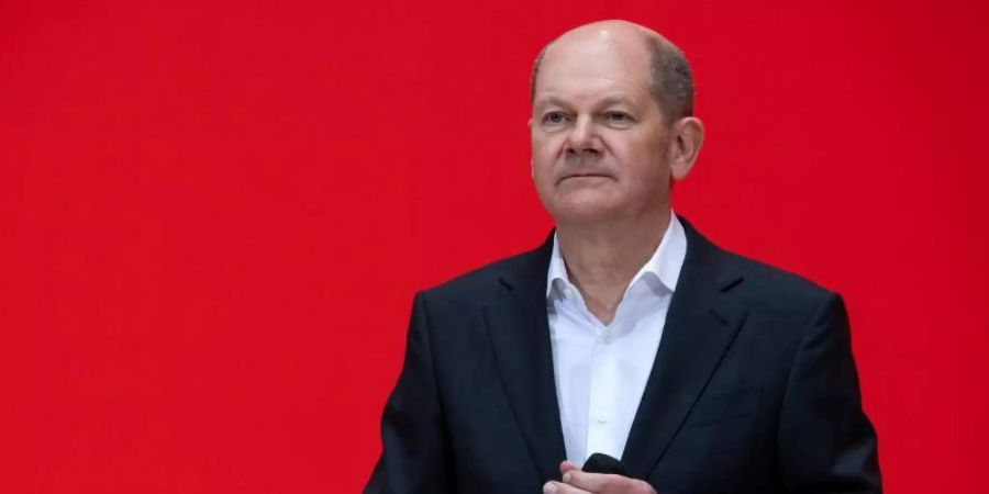 Erst wenn die Erholung läuft, soll die Verschuldung in den EU-Ländern schrittweise wieder eingedämmt werden. «Wir dürfen nicht gegen die Krise ansparen», sagt Bundesfinanzminister Olaf Scholz (SPD). Foto: Bernd von Jutrczenka/dpa
