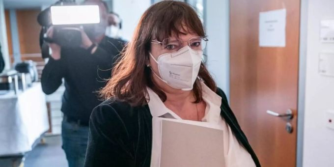 Muss in wenigen Wochen ihren Posten räumen: Elisabeth Roegele, Vizepräsidentin der Bafin. Foto: Michael Kappeler/dpa Muss in wenigen Wochen ihren Posten räumen: Elisabeth Roegele, Vizepräsidentin der Bafin. Foto: Michael Kappeler/dpa