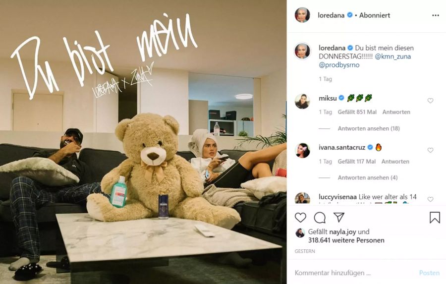 Loredana und Rapper-Kollege Zuna haben sich mit Teddy, Desinfektionsmittel und Snacks am Marmortisch einquartier.