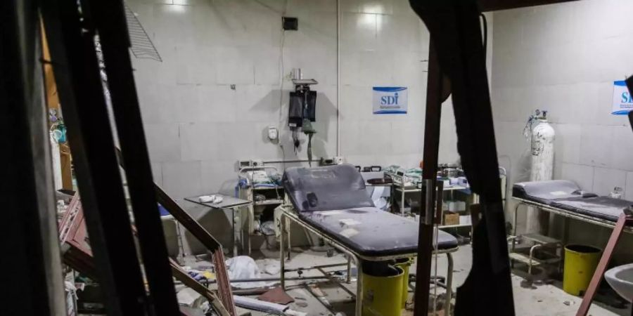 Blick in das Innere des getroffenen Shami-Krankenhauses. Foto: Anas Alkharboutli/dpa
