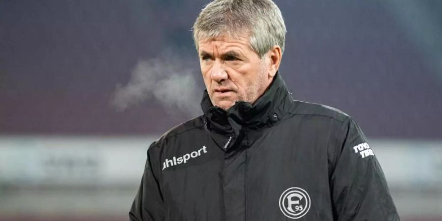 Ist bei Fortuna Düsseldorf in die Kritik geraten: Trainer Friedhelm Funkel. Foto: Tom Weller/dpa