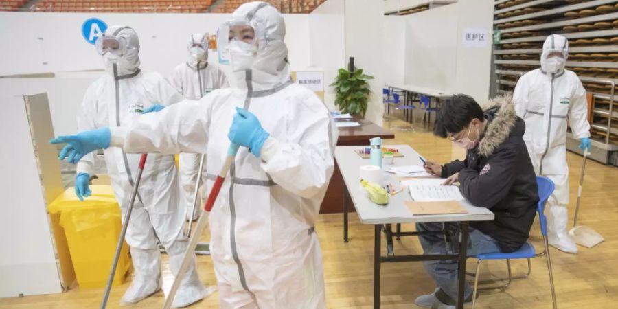 Die Zahl der Todesfälle in der besonders stark betroffenen chinesischen Provinz Hubei ist nach Behördengaben vom Samstag um weiter 139 gestiegen. (Symbolbild)