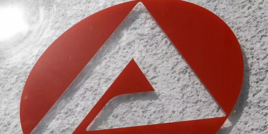 Die Zahl der Arbeitslosen ist im Februar gegenüber dem Vormonat gesunken. Foto: Bernd Wüstneck/dpa