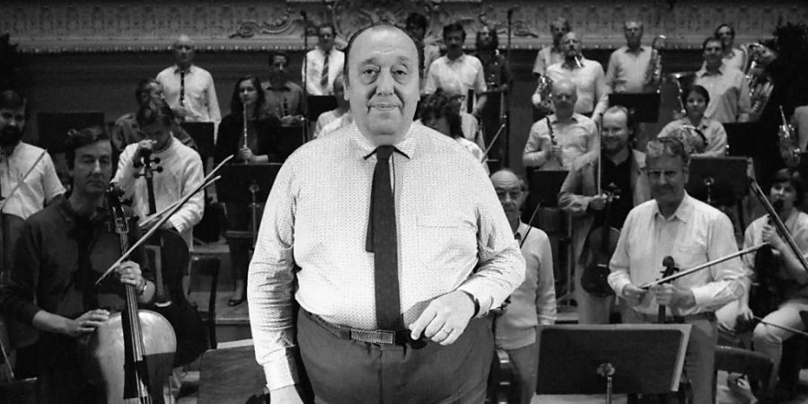 Das Zürcher Opernhaus trauert um Nello Santi, hier bei einem Auftritt von 1986 im Basler Casinotheater: Er starb am Mittwoch im Alter von 88 Jahren. (Archivbild)
