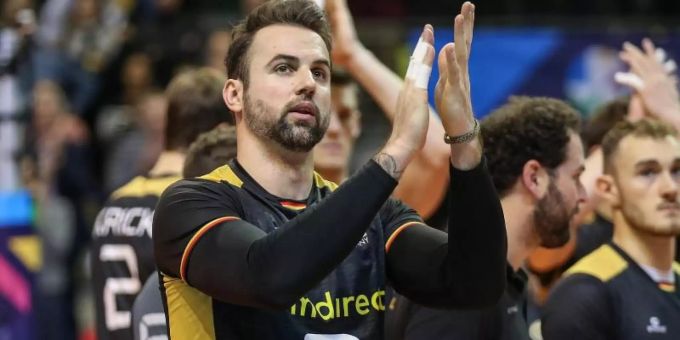 Musste sich mit einer Niederlage von der grossen Volleyball-Bühne verabschieden: Georg Grozer. Foto: Andreas Gora/dpa Musste sich mit einer Niederlage von der grossen Volleyball-Bühne verabschieden: Georg Grozer. Foto: Andreas Gora/dpa