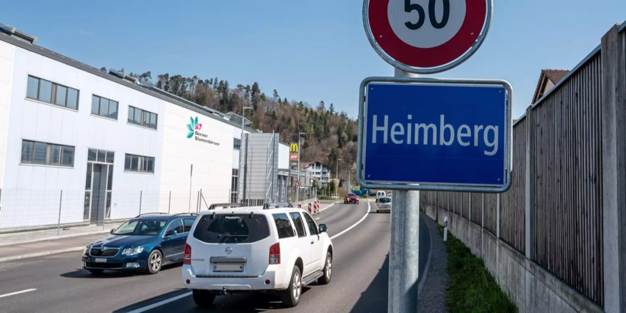 Ortstafel der Gemeinde Heimberg.