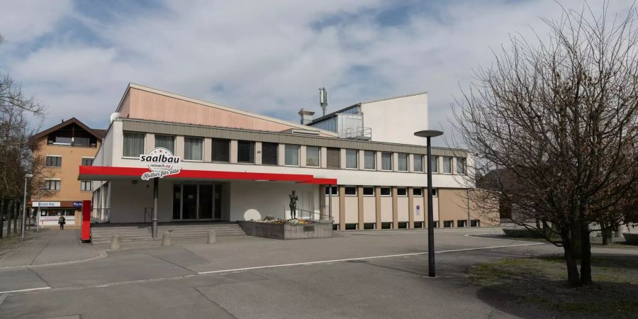 Der Saalbau in Reinach.