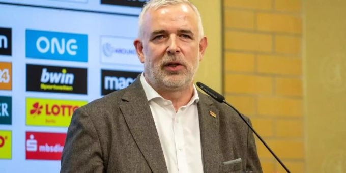 Dirk Zingler, Präsident des 1. FC Union Berlin. Er geht davon aus, dass Urs Fischer weitermacht. Urs Fischer