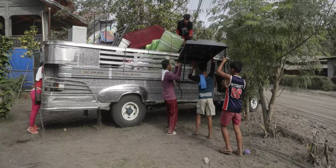 Vor Vulkan - Über 160'000 Menschen auf den Philippinen auf der Flucht