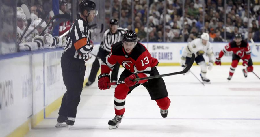 Für Nico Hischier und die New Jersey Devils gibt es gegen den amtierenden NHL-Champion nichts zu holen.