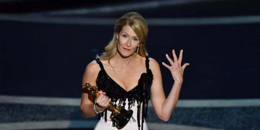 Laura Dern mit ihrem Oscar