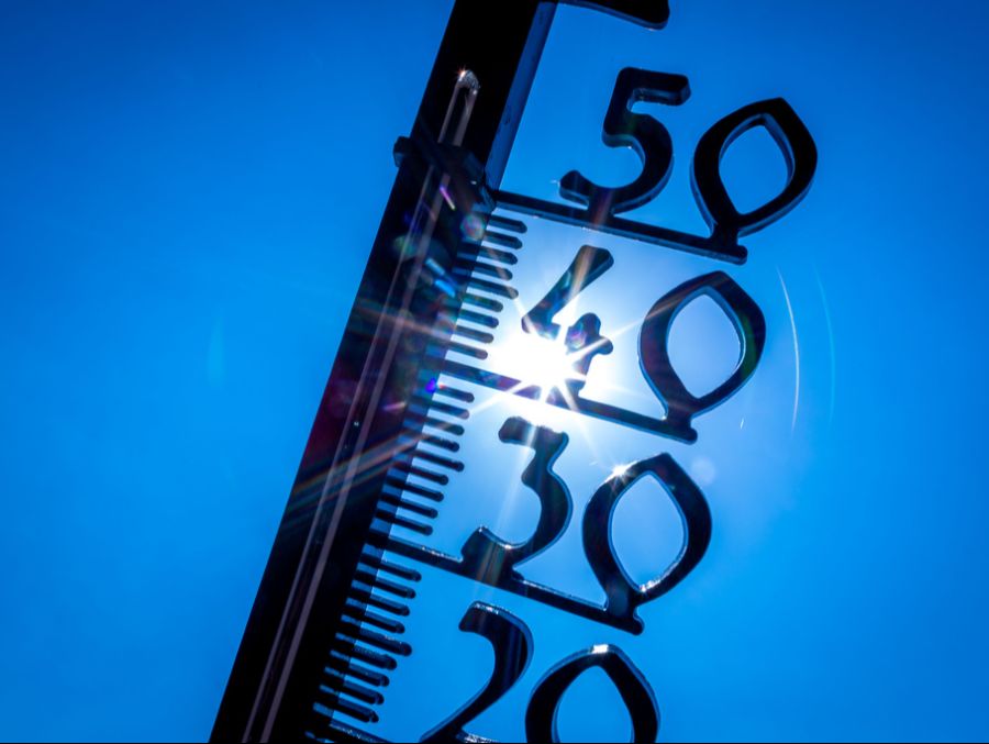 Am Montag war es in Zürich über 30 Grad heiss. SBB-Sprecherin Carmen Hefti macht darauf aufmerksam, dass Gerüche bei hohen Temperaturen stärker wahrgenommen werden.
