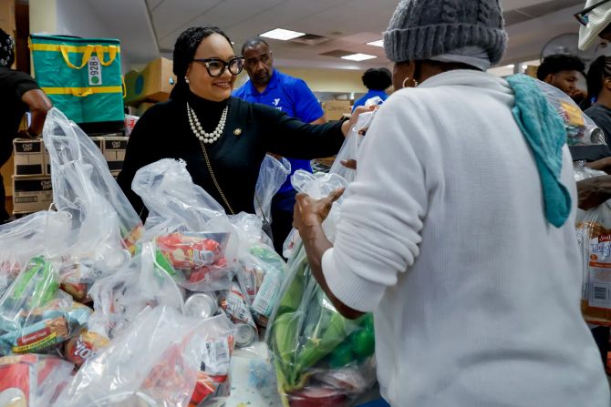 Free food distribution at YMCA in the midst of longest US government shutdown