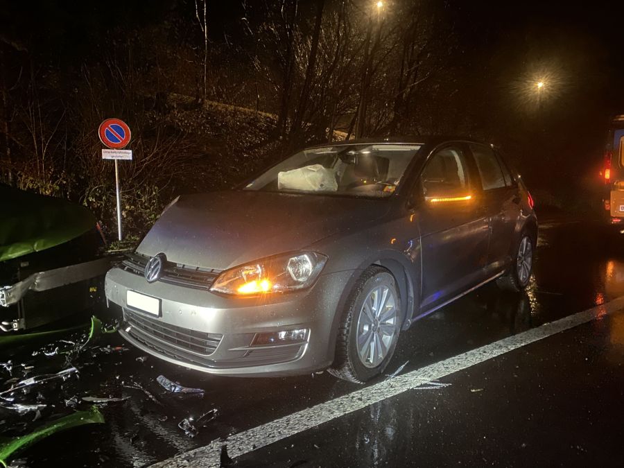 Insgesamt wurden vier Personen bei den Unfällen verletzt.