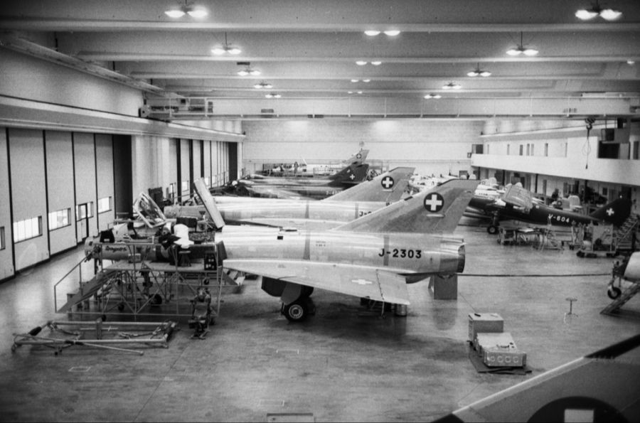 Der 67-Jährige befürchtet einen zweiten Mirage-Skandal. Die Beschaffung der Mirage-Kampfflugzeuge führten in den 60er-Jahren zu Mehrkosten in hundertfacher Millionenhöhe. (Archivbild)
