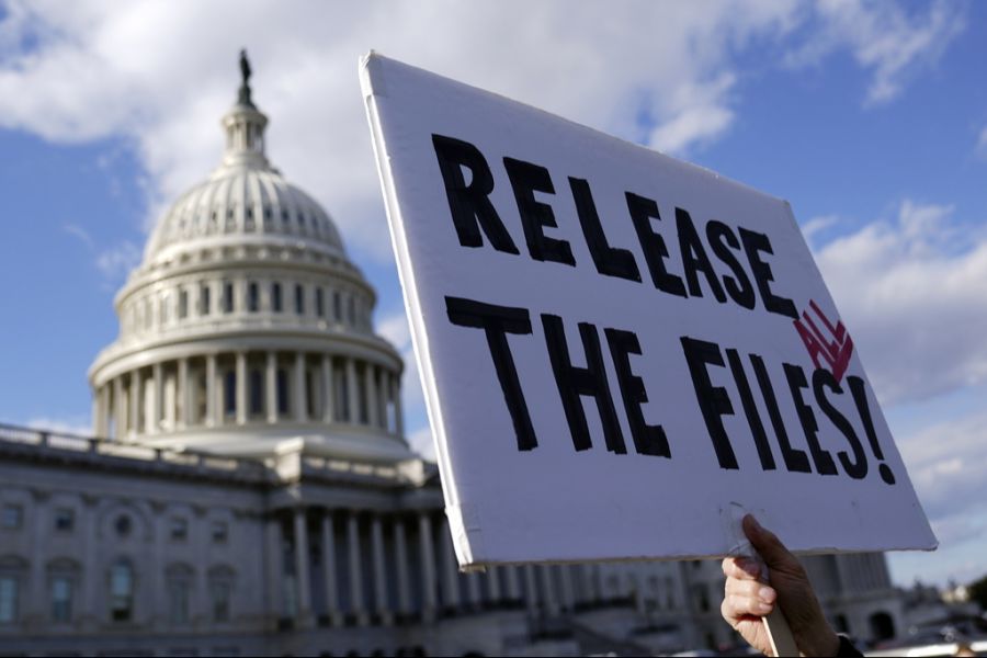 Eine überparteiliche Allianz erzwingt eine Abstimmung über die Herausgabe der Epstein-Dokumente im US-Abgeordnetenhaus.