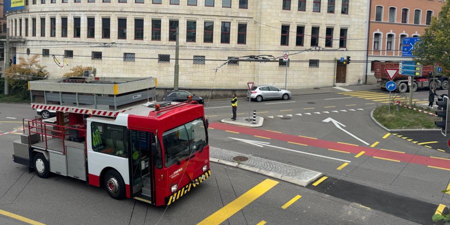 Winterthur: Baustellenfahrzeug beschädigt Fahrleitung