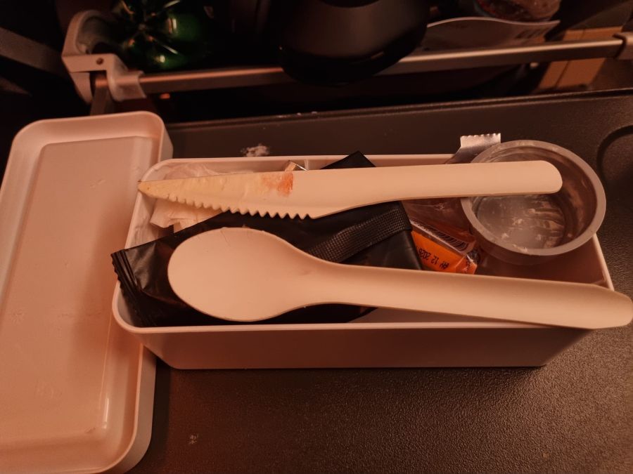 Die Swiss setzt auf Nachhaltigkeitsgründen bei manchen Mahlzeiten auf Holzbesteck.