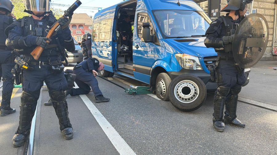 Der Reifen wird unverzüglich gewechselt.