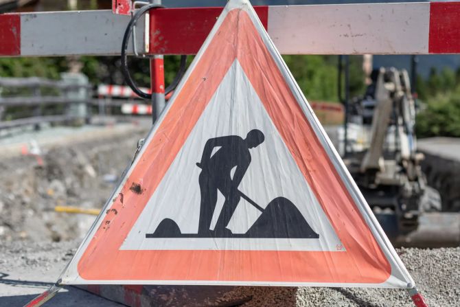 Strassenschild Signalisierung Bauarbeiten Warnsignal
