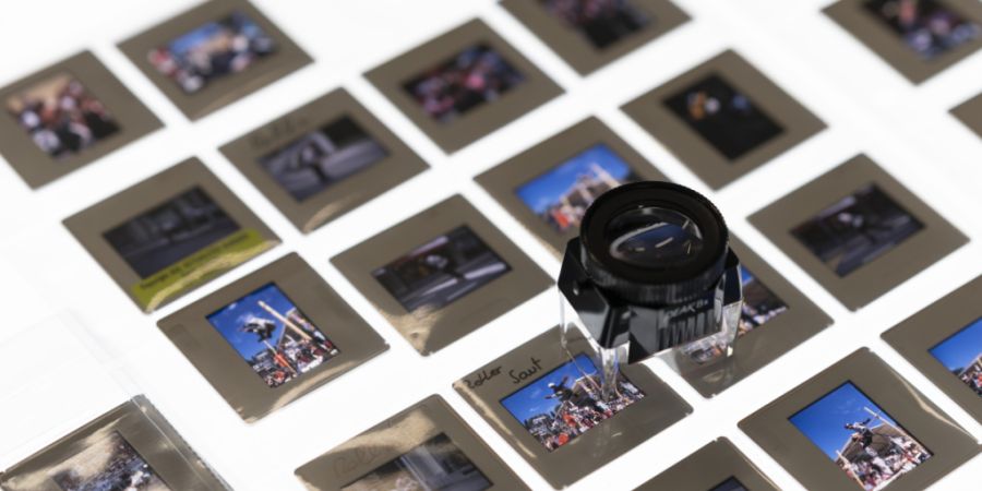 Auf archive.org sind tausende digitalisierte Fotos abrufbar. Eine Stiftung in St. Gallen bemüht sich darum, dass auf der Plattform vermehrt auch Schweizer Inhalte zu finden sein werden...